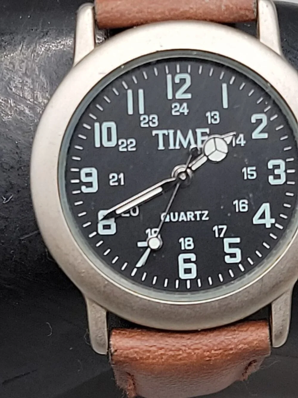 Time Magazine Quartz Watch Silver Tone Dial 33 mm 7